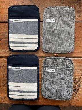 KitchenAid Navy & Gray Pot Holders (4) with Leather tab and gripper side.